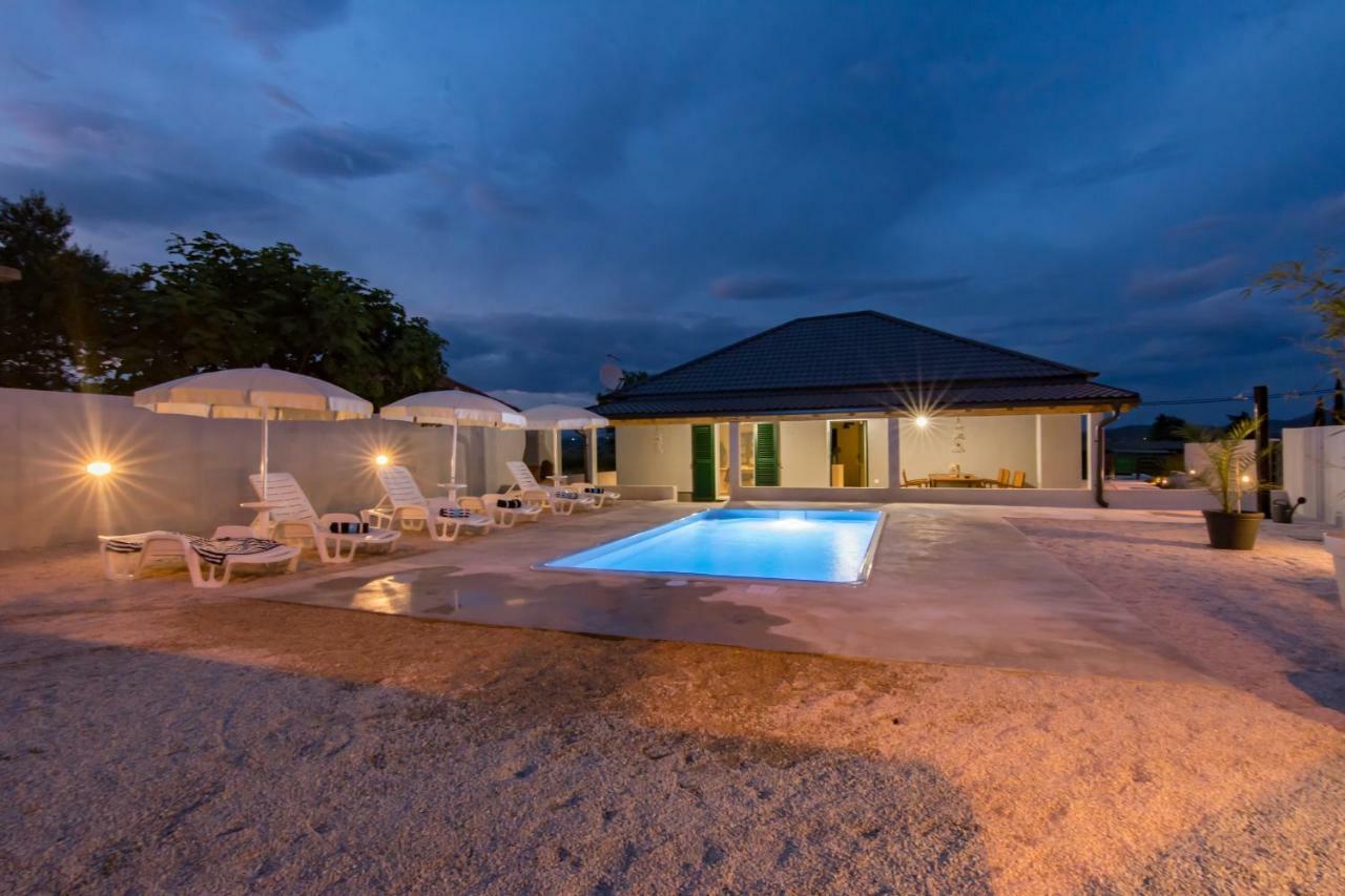 Tara Villa Sveti Filip i Jakov Luaran gambar